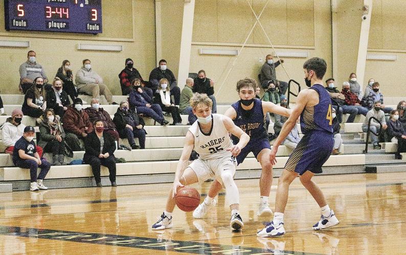 01-11-22 FA MBB dribble crowd