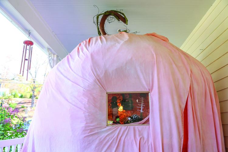 10-01-25 Pumpkin People snowvillage peach