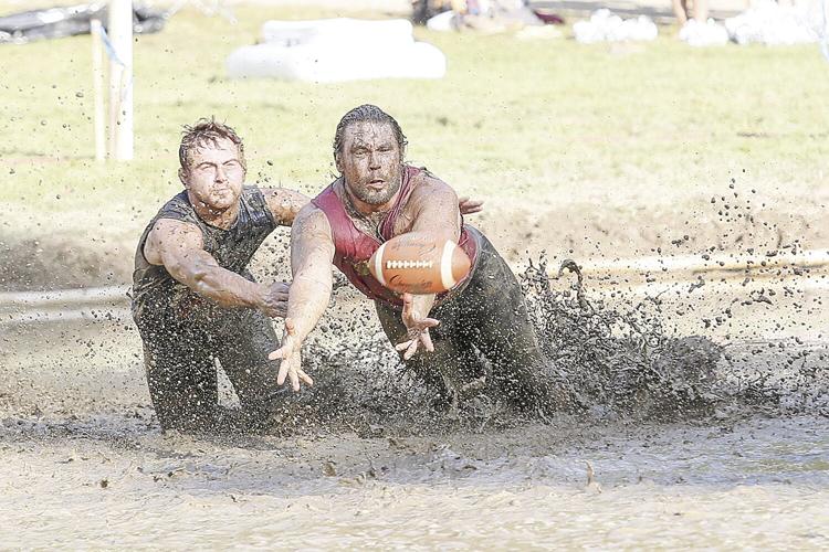 09-09-23 Mud Bowl diving for ball