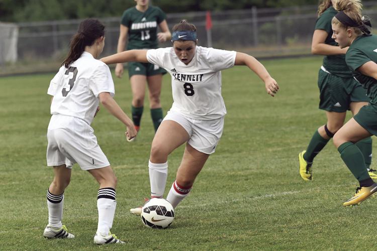 Sophie Killeen dribbles