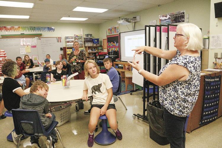 09-01-22 First Day Pine Tree sixth grade sign language