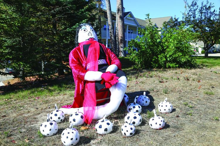 10-02-25 Pumpkin People hampton inn cruella