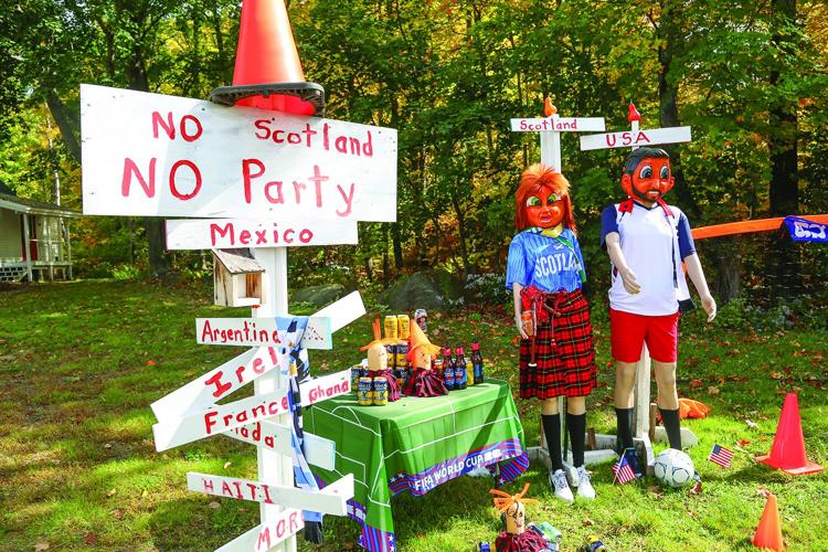 10-01-26 Pumpkin People skimos medium sign