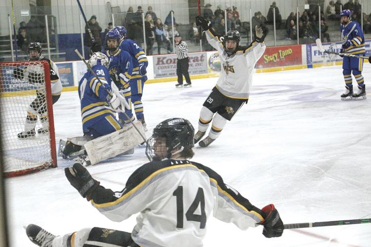 12-27-22 Peter Hall Xmas Tournament eagles celebration after murphy goal