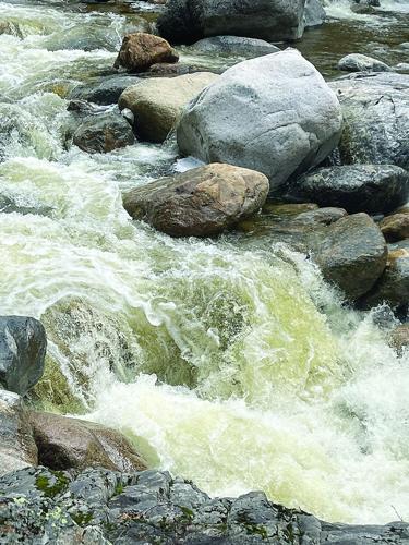 Hiking - Dry River strong current