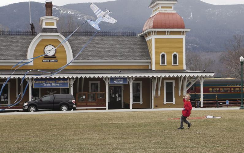 04-05-21 2 kites airplane