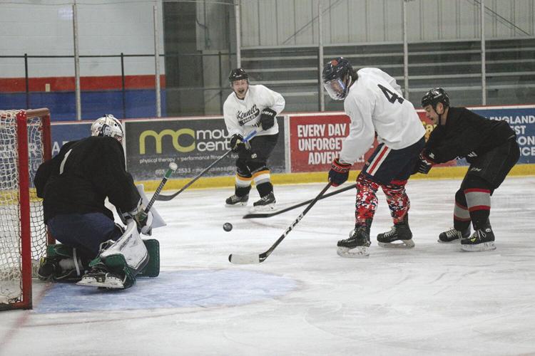 11-26-22 KHS Hockey Alum pass lane-murphy