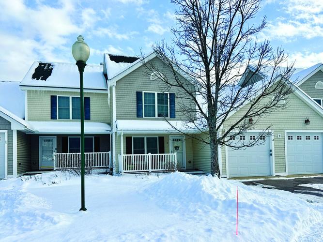 Intervale Outlook Circle, Unit 3, exterior winter