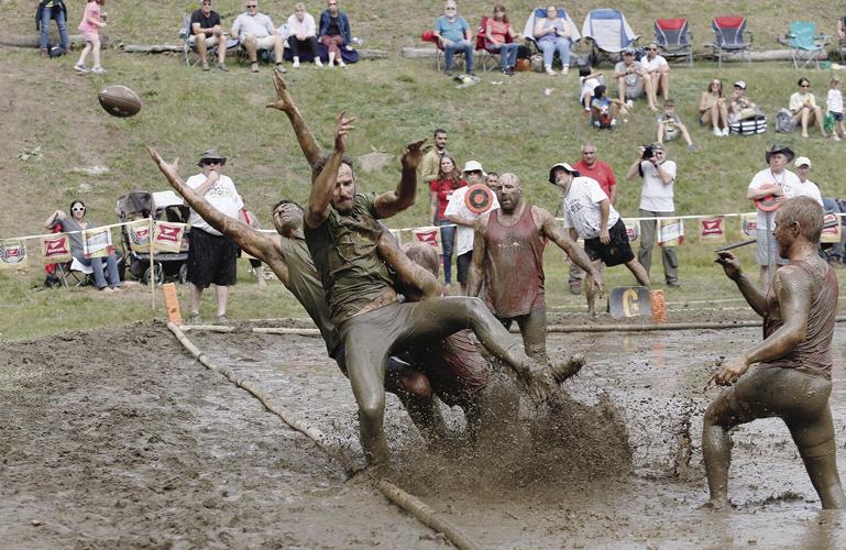 09-11-21 Mud Bowl group diving for ball