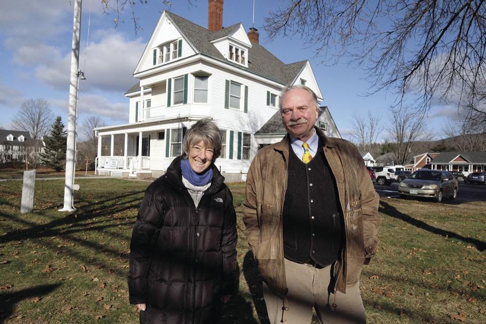 Longtime Gibson Center director stepping down