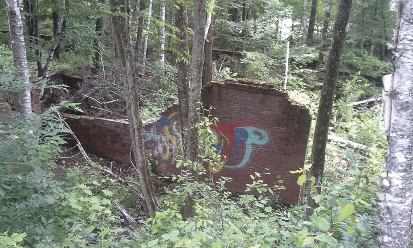 graffiti on livermore ruins.jpg