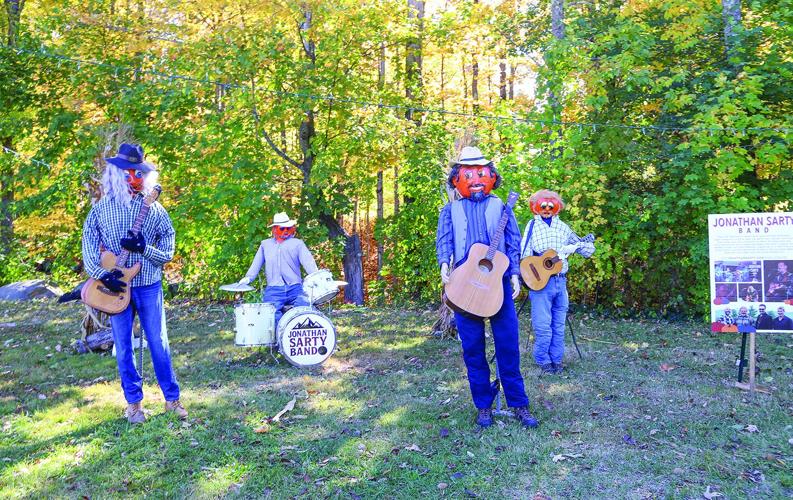 10-01-25 Pumpkin People skimos wide