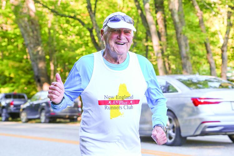 09-21-25 North Conway HalfM-5K thumbs up tight