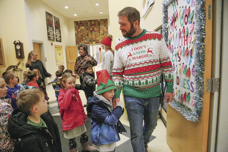 12-17-24 Gingerbread Hunt khs looking with carpenter