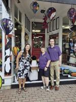 Penguin Gallery supports Jen's Friends