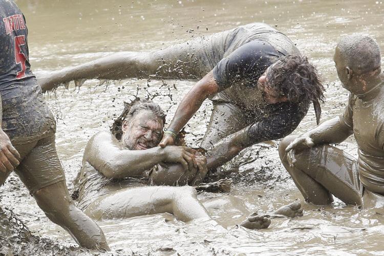 09-11-22 Mud Bowl tangled for ball