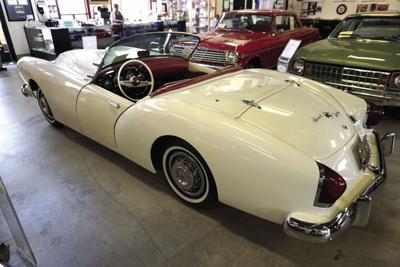 Ypsilanti_Automotive_Heritage_Museum_May_2015_103_(1954_Kaiser_Darrin).jpg