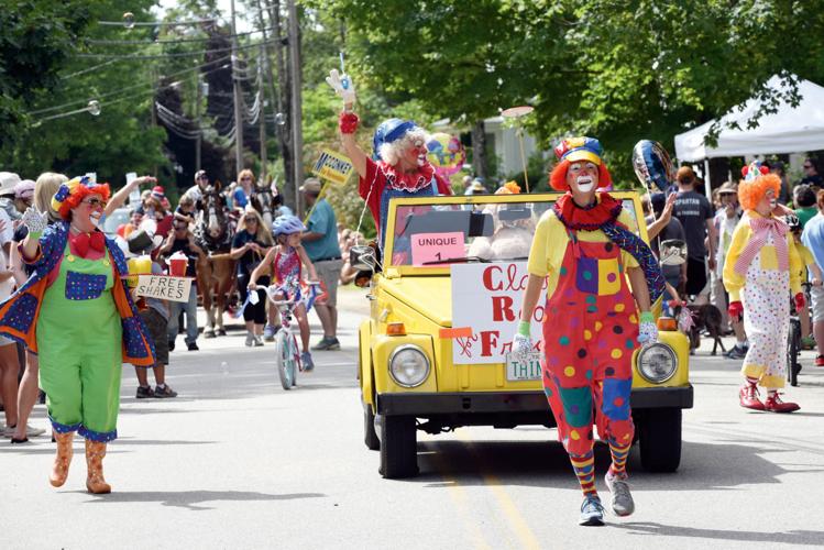 7-29-17 Freedom Old Home parade_clowns in a thing.jpg