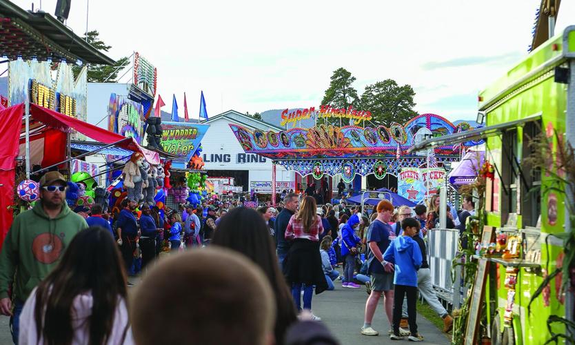 10-04-26 Fryeburg Fair crowd wide