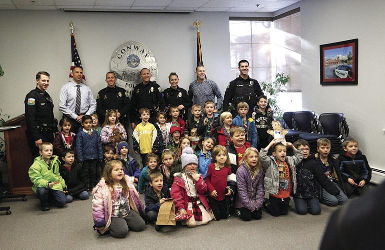 12-21-22 Gingerbread Hunt pd group pic