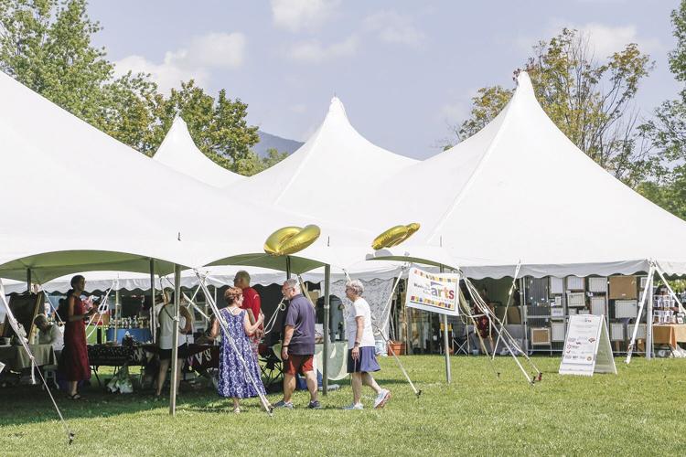 08-06-22 Art in the Park exterior balloons