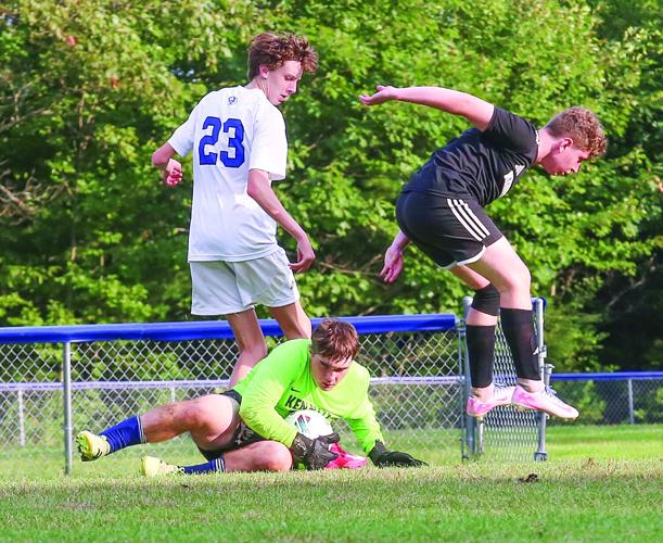 09-05-25 KHS BSOC goalie dive 2