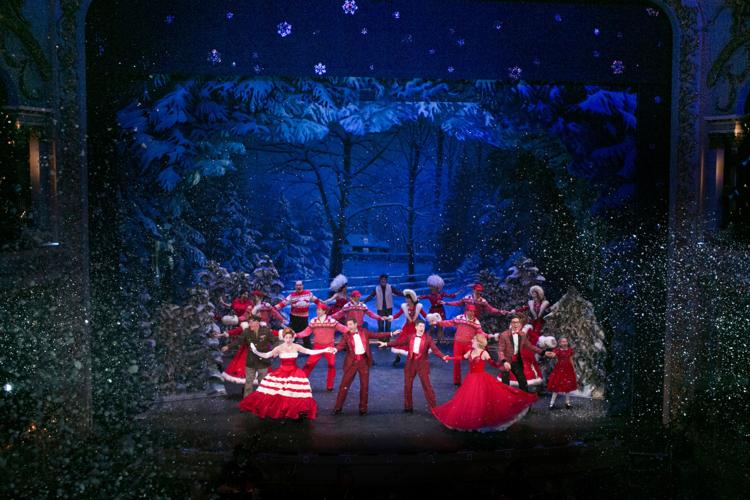 2017_White-Christmas_photo-by_Julia_Russell_562A0753_02.jpg