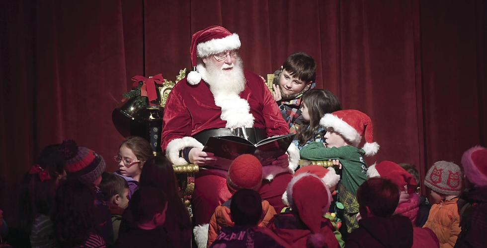 11-26-18 Santa in North Conway reading 2