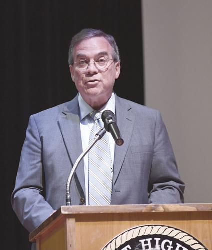 Neal Moylan to retire