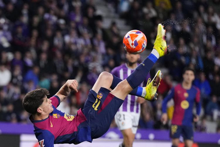 Barcelona marches toward La Liga title before Inter Milan decider in