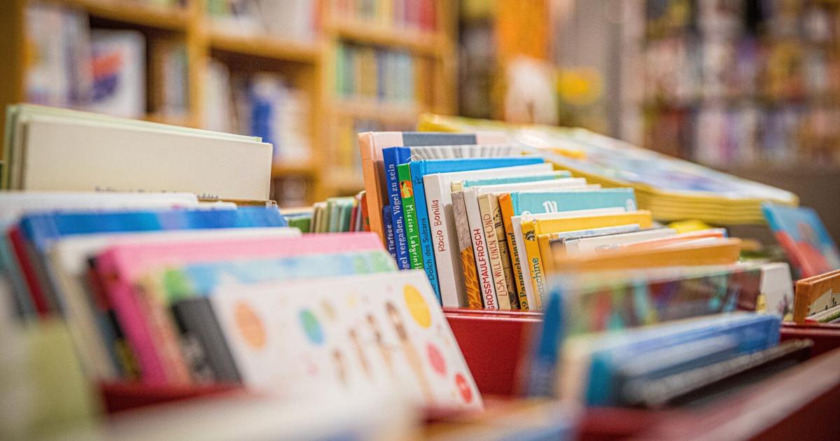 Local librarians, booksellers grapple with Act 372