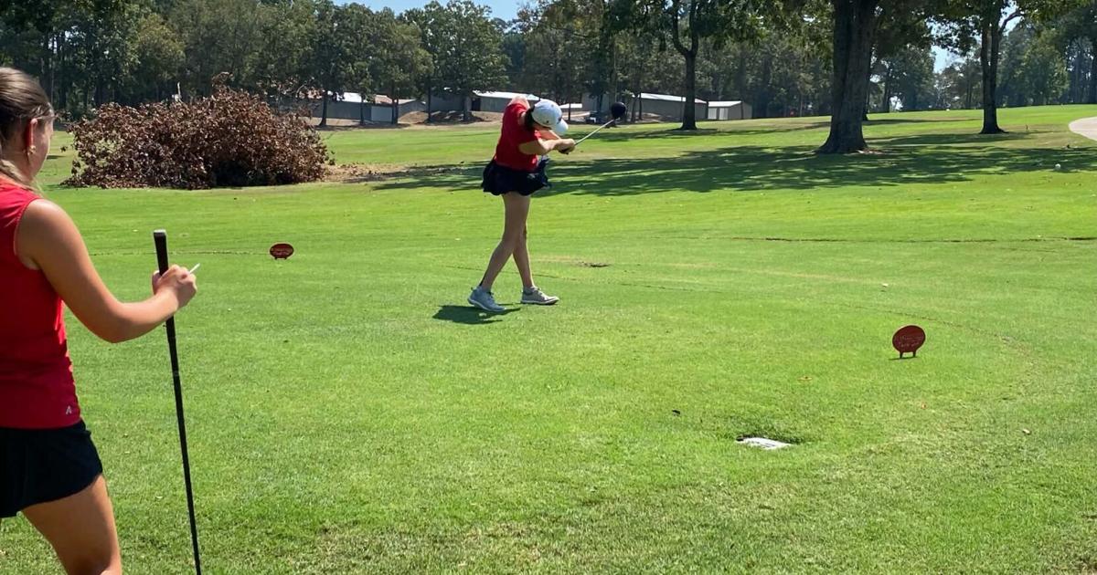 Lady Cyclones dominate, Cyclones tie Van Buren in golf match