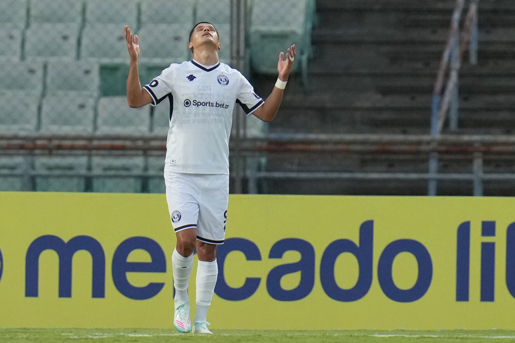 Venezuela Argentina Copa Libertadores Soccer | Sports | couriernews.com