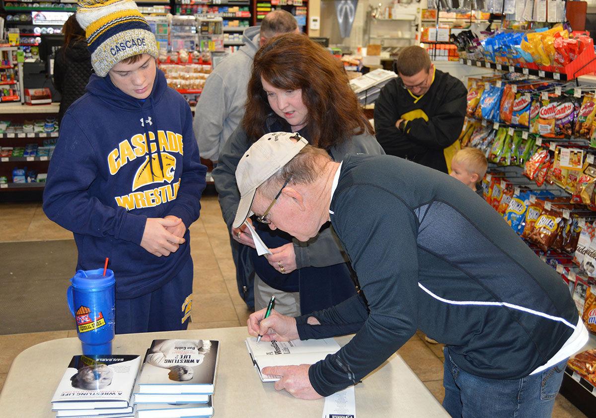 Dan Gable Visits Cascade News Cpioneer Com
