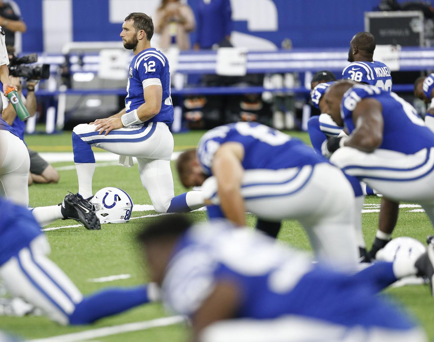 Nfl Photo Gallery Cincinnati Vs Indianapolis Photo Gallery Crescent News Com