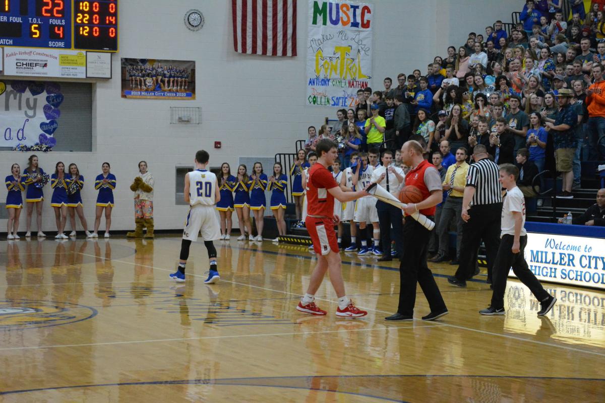 Friday Boys Basketball Hicksville S Turnbull Scores 1 000th On 40 Point Night Local Sports Crescent News Com