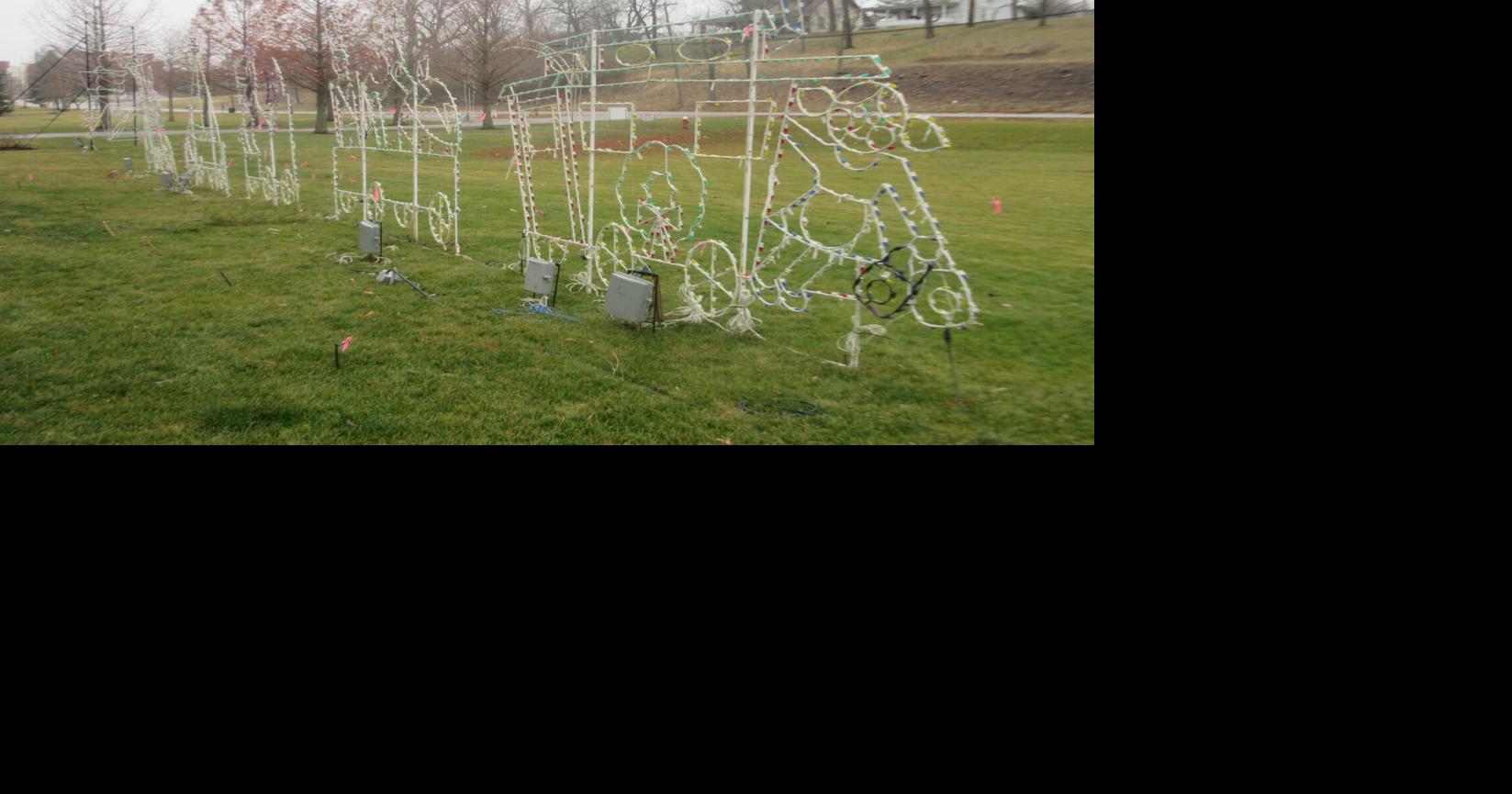 Defiance's Holiday Decorating Committee 'wrapping up' holiday season ...