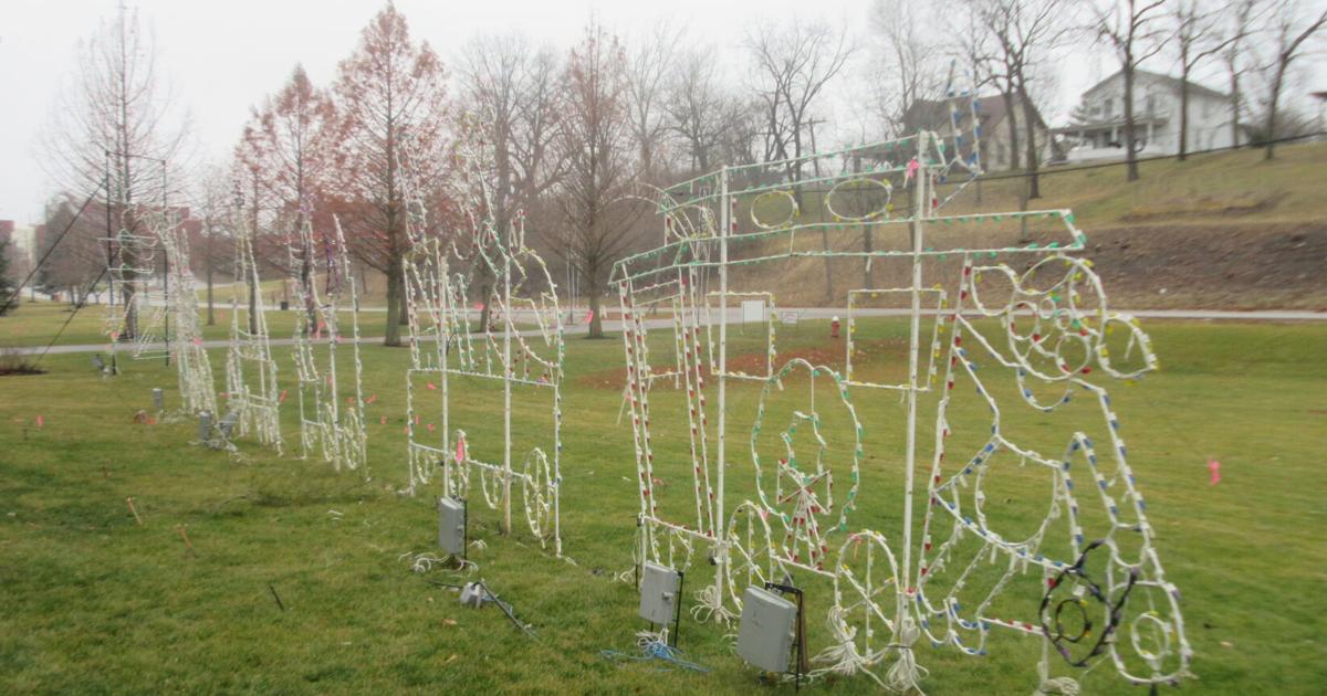 Defiance's Holiday Decorating Committee 'wrapping up' holiday season ...