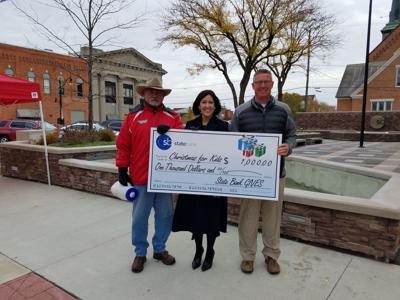 Christmas For Kids 2022 Pickup Defiance Ohio Christmas For Kids Kickoff At State Bank | Local News | Crescent-News.com