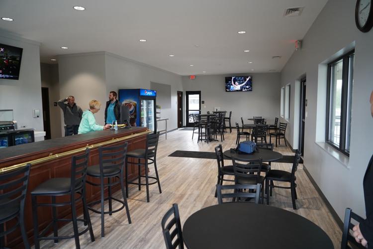 Napoleon opens new golf clubhouse | Local News | crescent-news.com