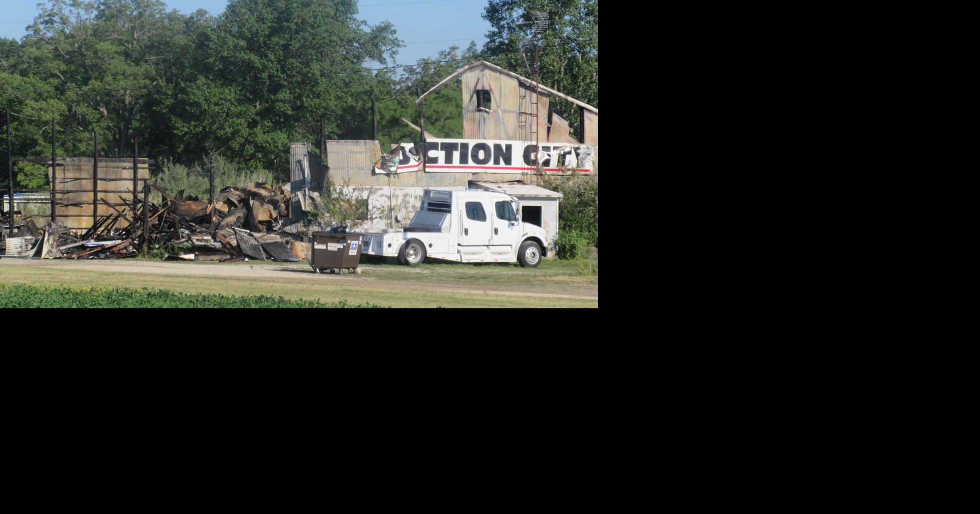 Fire destroys Auction City building north of Oakwood