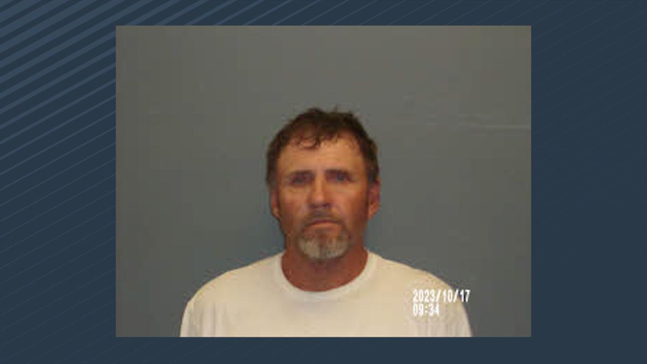 Man turns himself in to DeWitt County Sheriff's Office after weekend