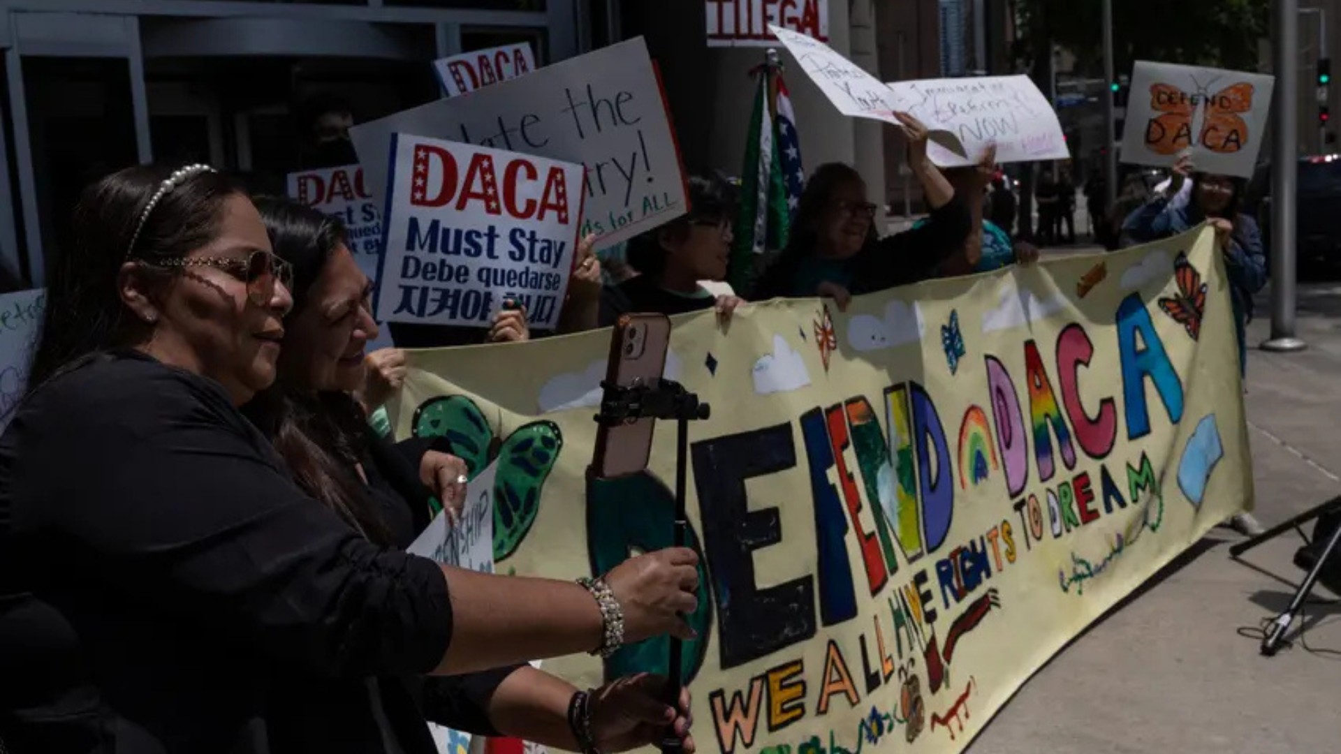 Federal Judge Blocks Rule That Would Have Given DACA Recipients Access ...