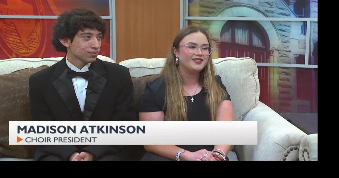 Victoria East High School Choir prepares for holiday concert performance