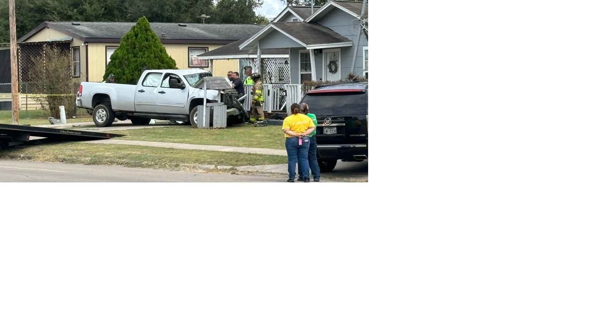 BREAKING: Vehicle crash leaves one dead after striking tree and house ...