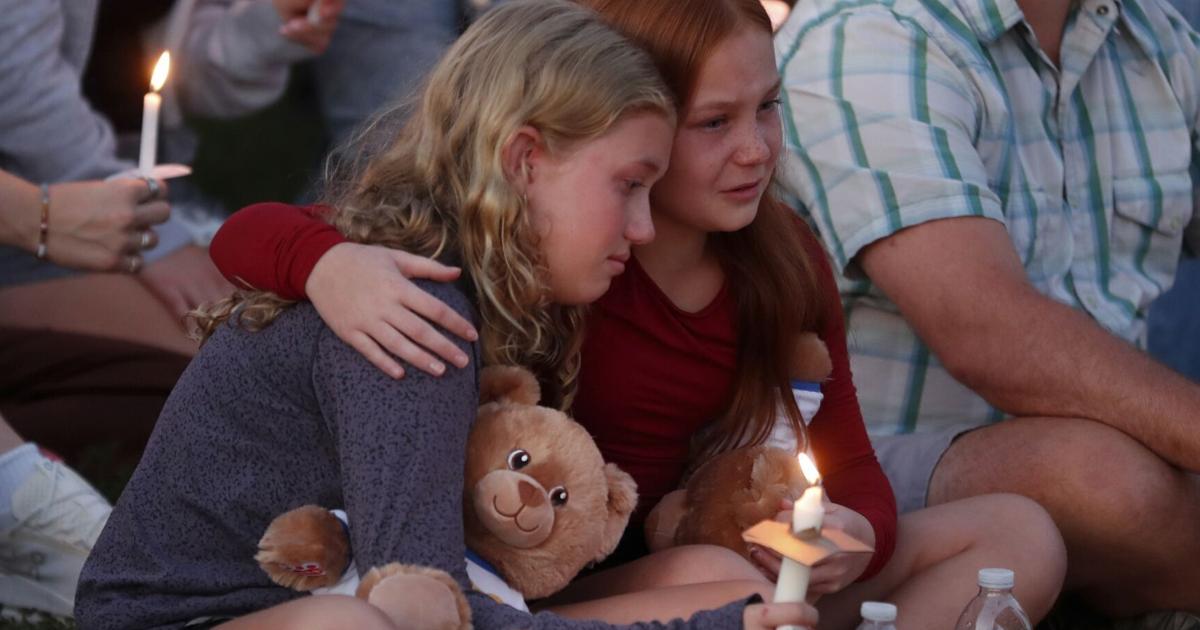 Vigil held for shooting victims; 'SNL' cast changes continue | Hot off the Wire podcast