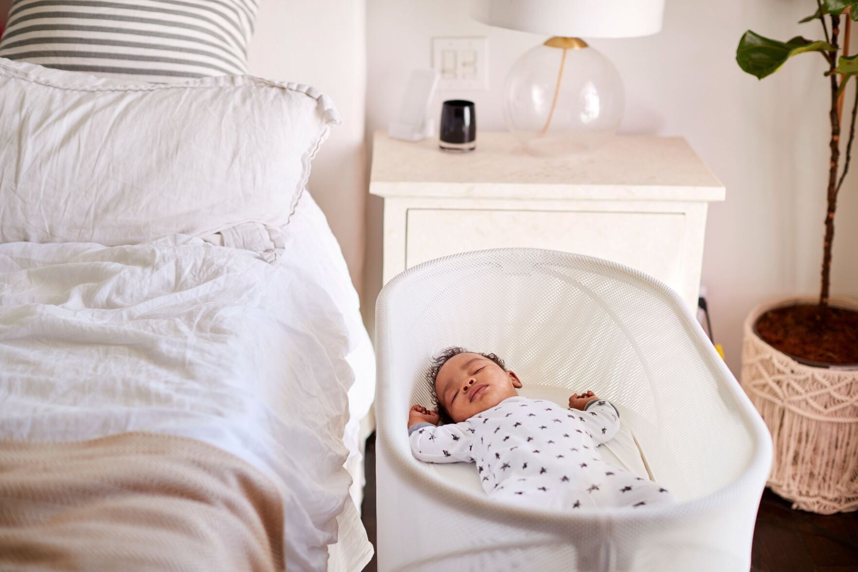 Changing the way you put your baby to bed can save their life ...