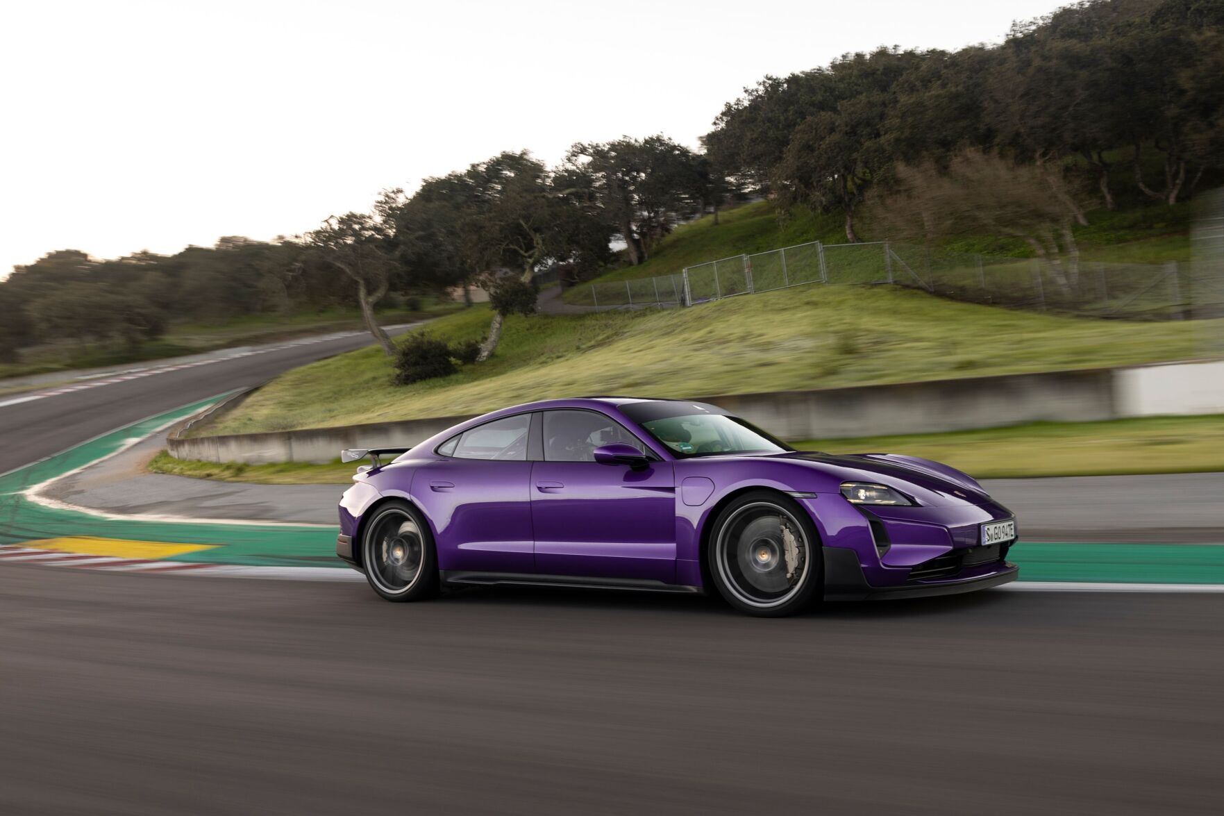 CARRERA フルカーボン Used-2020-Porsche-911-Carrera-
