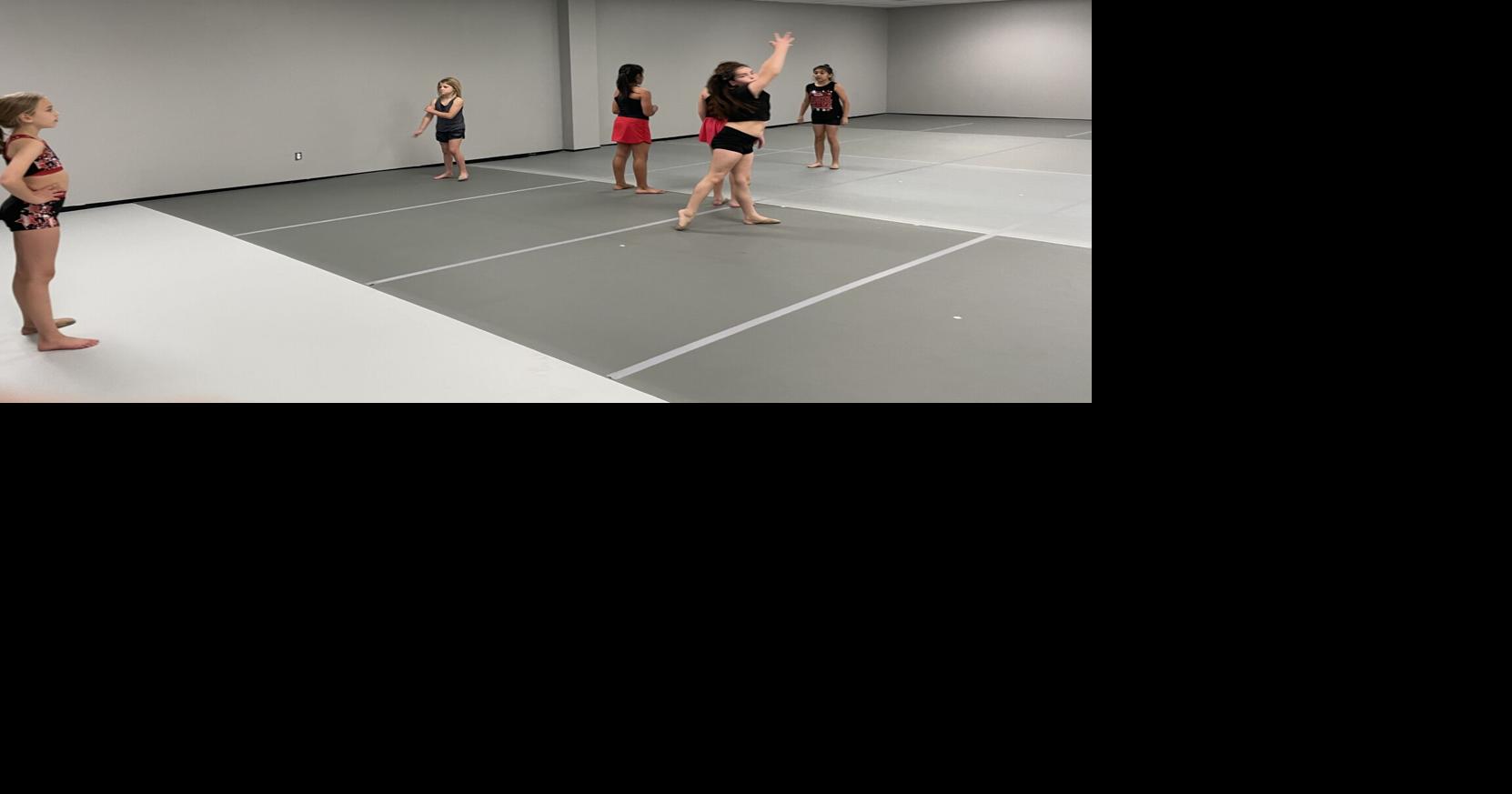 Mini Strutters Prepare for the Dance Summit News