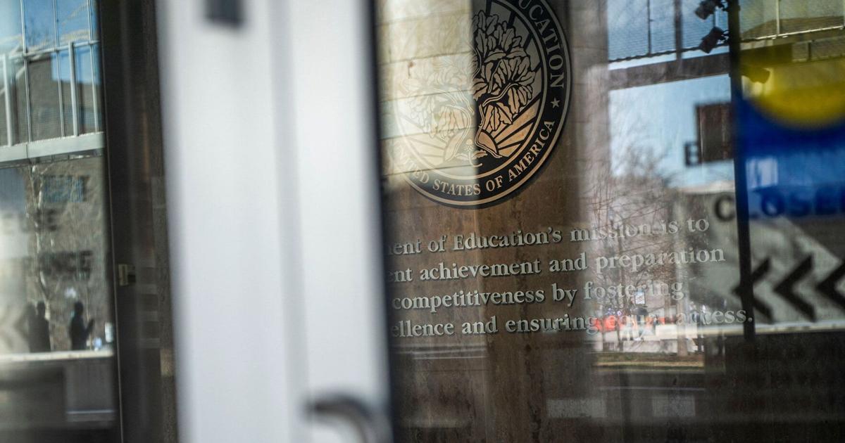 Federal Workers' Emails Politicized Amid Shutdown, Sparking Ethics Row